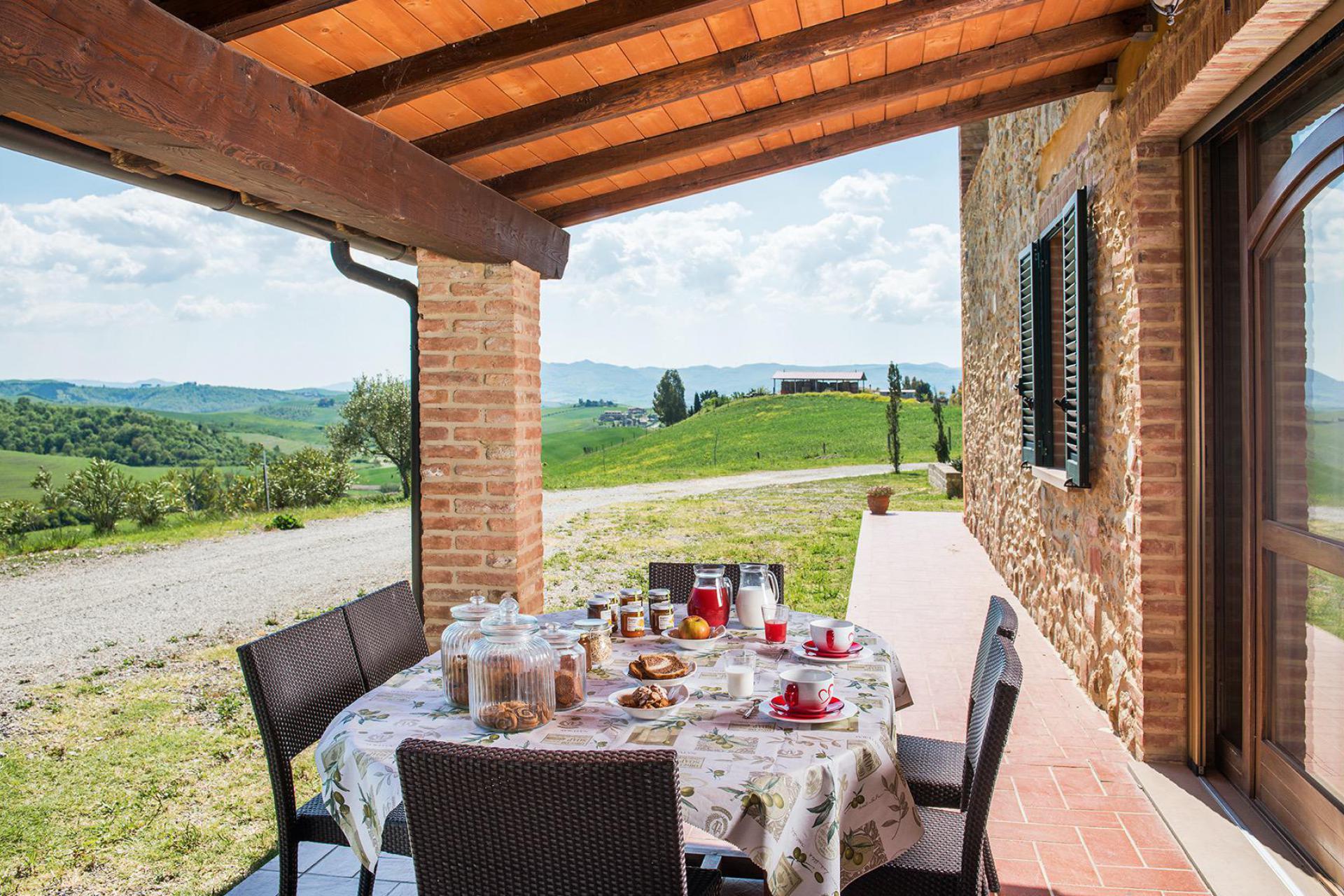 Child-friendly agriturismo with shared dinners
