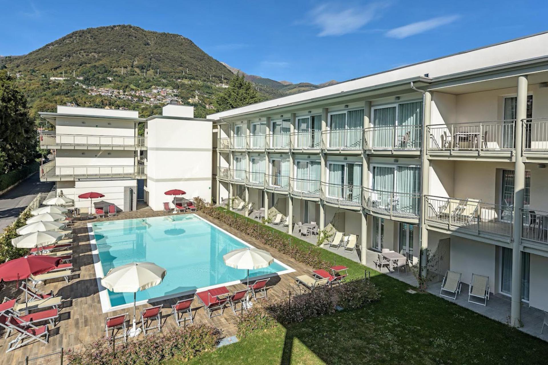 Modern Hotel 100 meters from Lake Como